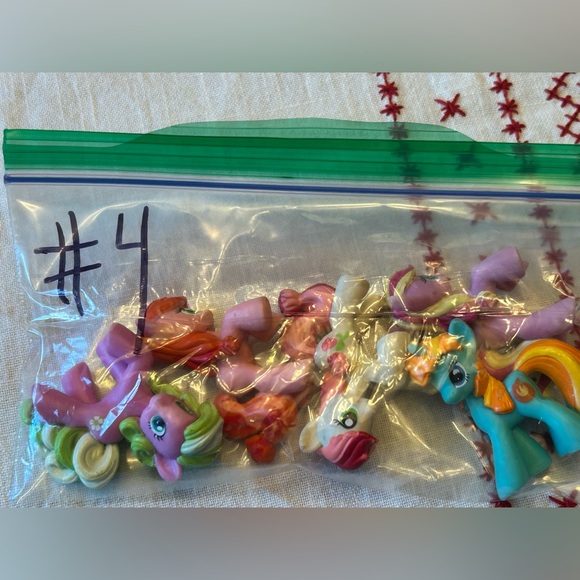 My Little Pony Lot of 5 Collectible Mini-Figures Kids Toys Gifts - Picture 10 of 10